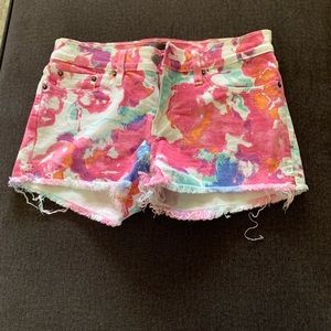Levi’s colorful shorts
